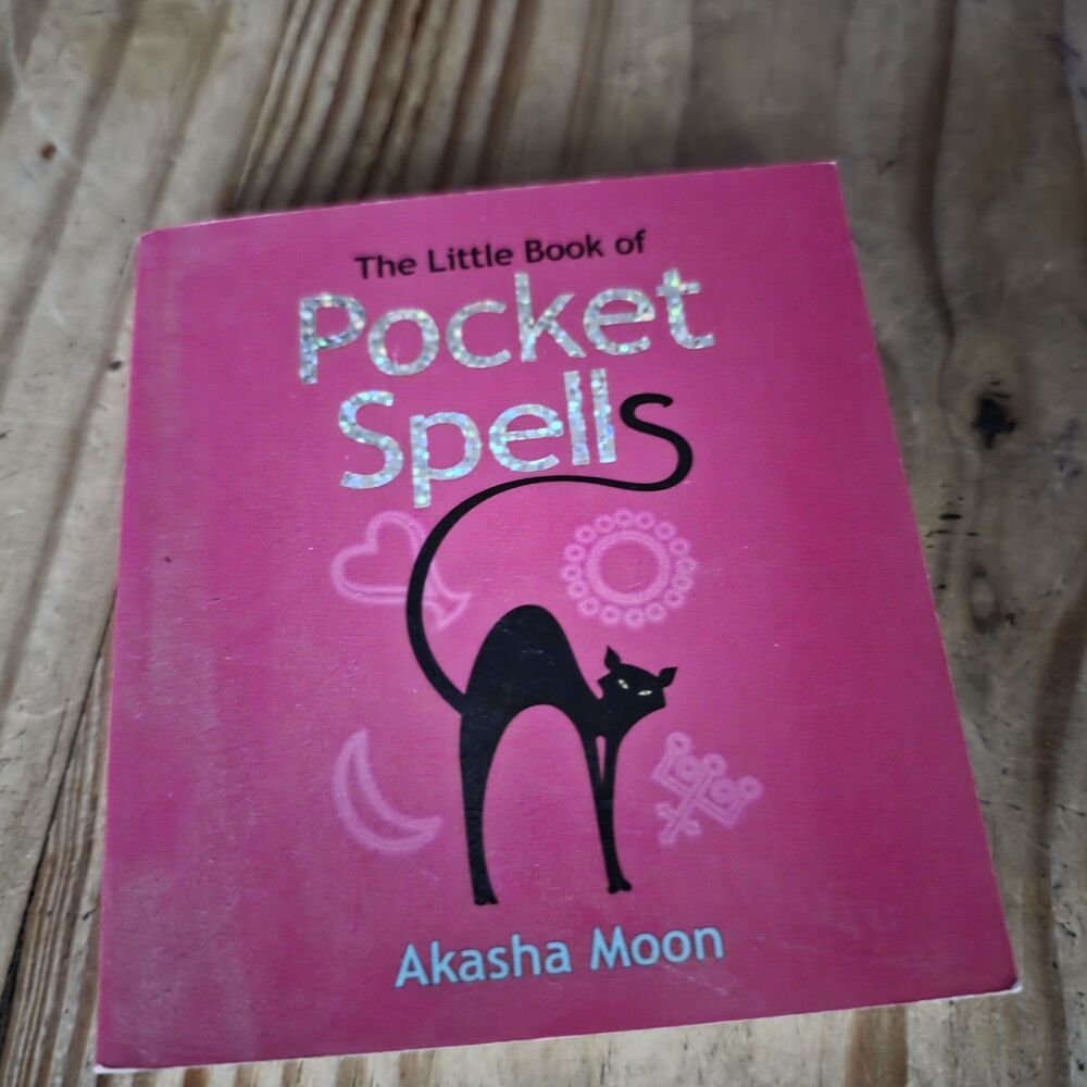 The Little Book of Pocket Spells Akasha Moon Wicca & Paganism